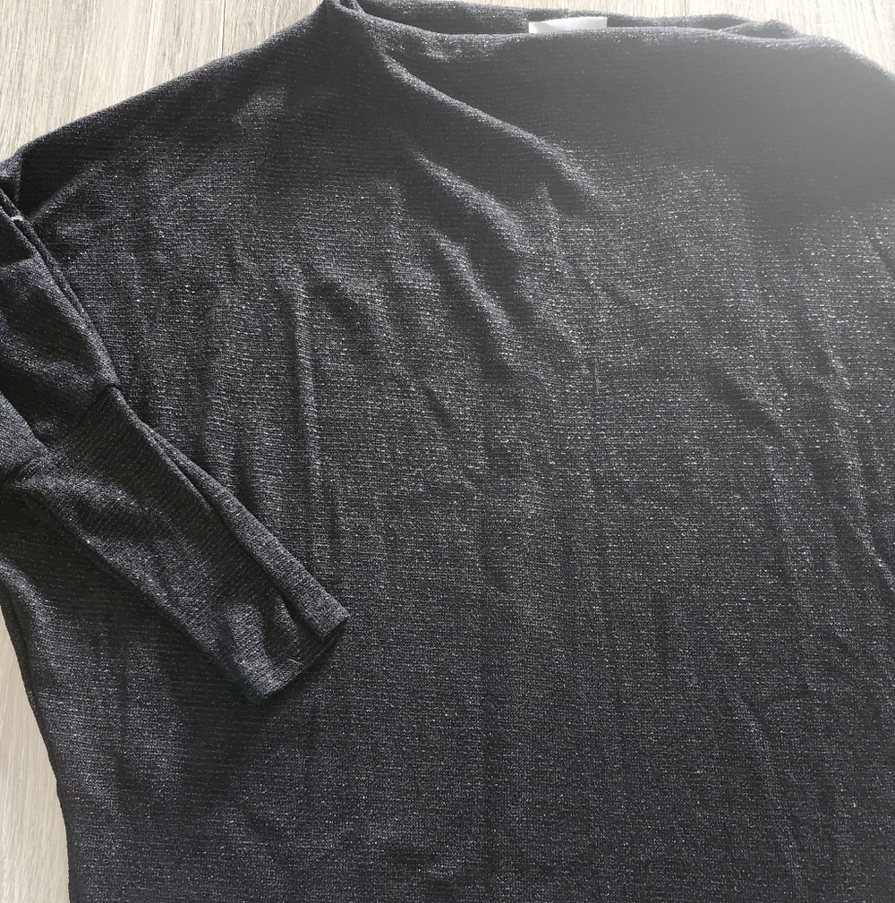 Black Dolman sleeve Top✨️ - Picture 10 of 13